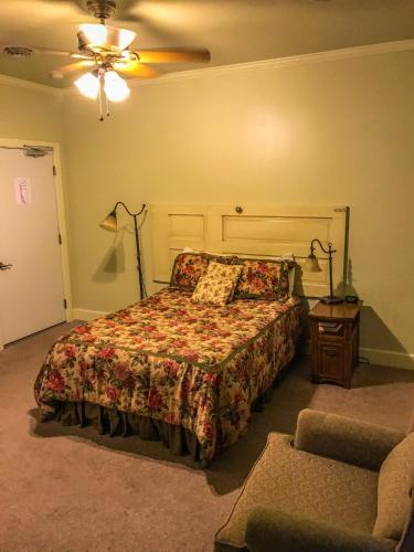 The Eagle's Nest Inn - image 7