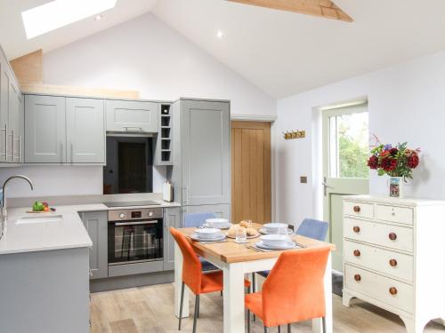 Udvendig, The Cosy Cowshed in Dalwood
