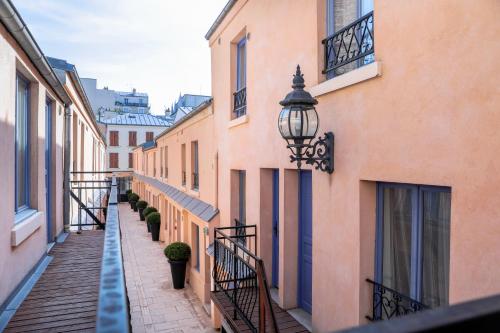 Balcony/terrace, Hotel de l Horloge in 11th - Bastille - Republique