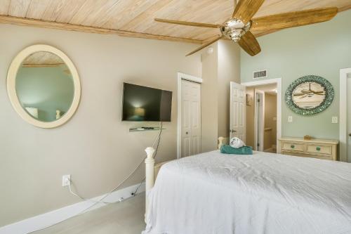 Executive Bay Club Condos in Islamorada, USA