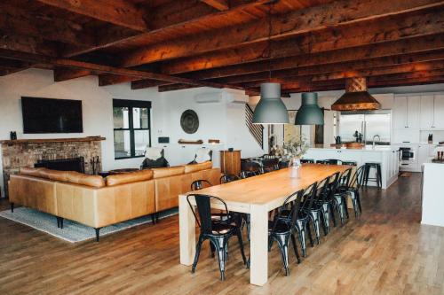 Whidbey Island Modern Farmhouse - image 4