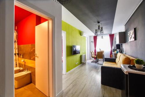 Vivid Colors near City Center - main image