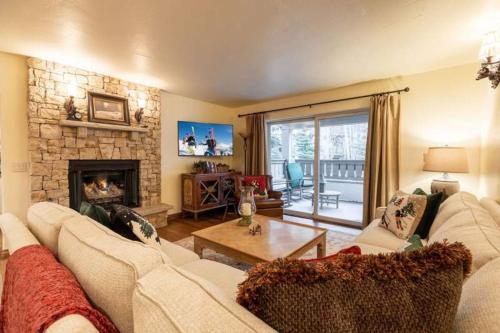 Nine Vail Road with Onsite Pool in Vail, USA