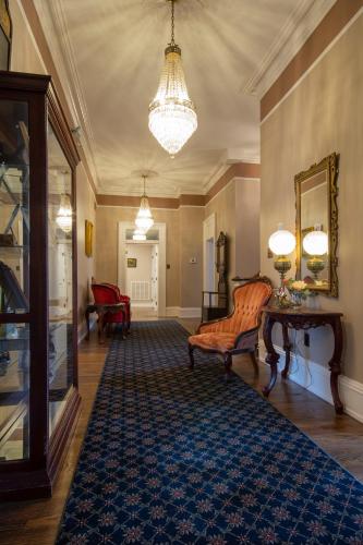 Belle Louise Historic Guest House - image 3