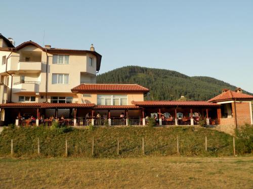 Family Hotel Daisy - image 8
