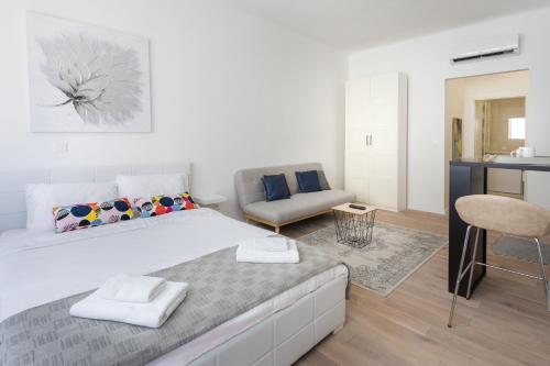 Flower Square Apartments - image 13