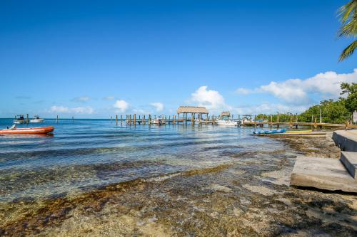 Executive Bay Club Condos - image 12