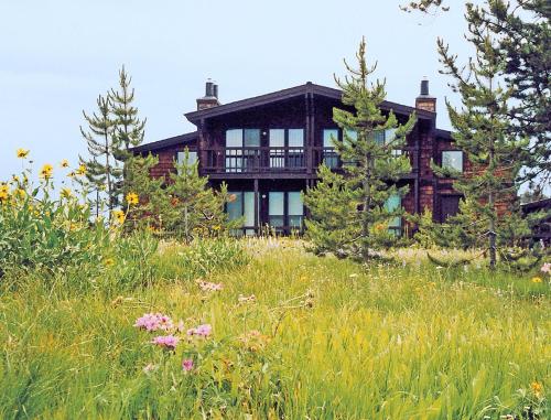 Condo Style Resort at Island Park Near Yellowstone - image 8