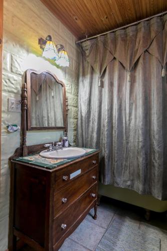 Crepe Myrtle Cottage - image 3