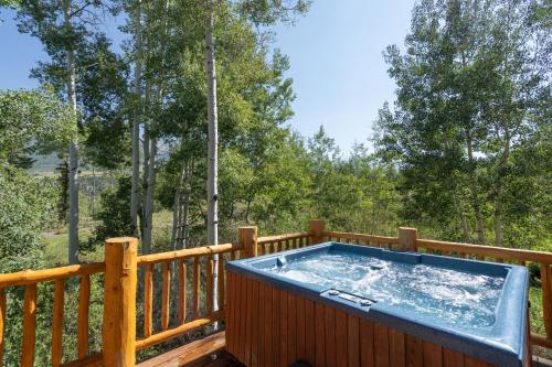 Adams Ranch Retreat by Alpine Lodging Telluride - image 7