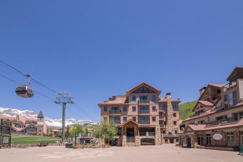 Blue Mesa Lodge Hotel Rooms by Alpine Lodging Telluride - image 7
