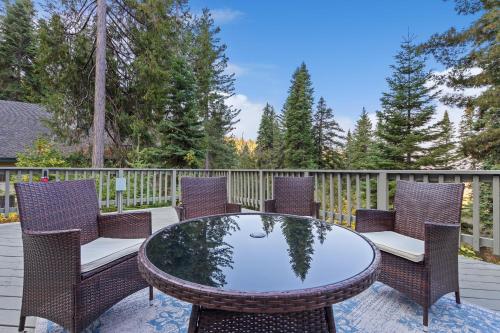 Starfall- Beautiful Remodeled 3 BDR W EV CHARGER inside Yosemite - image 3