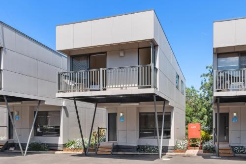 3 bedrooms, 7 beds