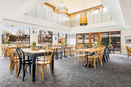 ห้องอาหาร, Panorama Bathurst in แบทเธอสท์