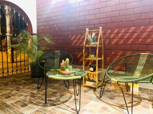 Hotel Colibri in San Vicente De Canete