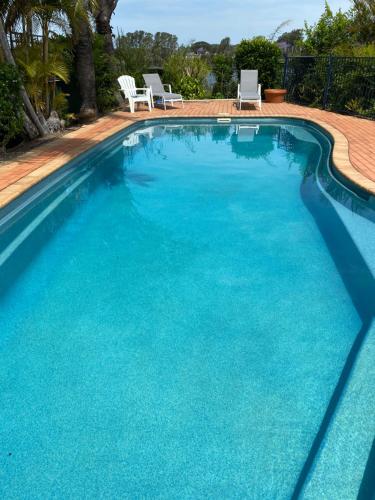Swimming pool, Taree Motor Inn in Taree