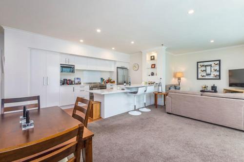 QV Stays Spacious Hideaway on the Wharf, Auckland (photo 5)