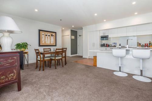 QV Stays Spacious Hideaway on the Wharf, Auckland (photo 10)