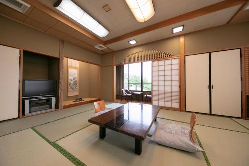 Japanese-Style Room