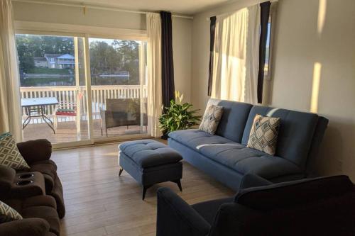 Cottage with River Front & minutes away from Beach, Wasaga Beach (foto 5)
