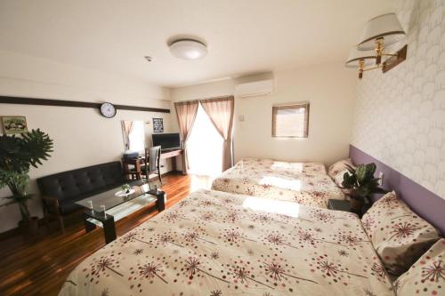 Quadruple Room - Non-Smoking image 2