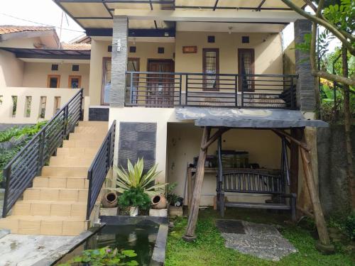 2 bedrooms, 3 beds