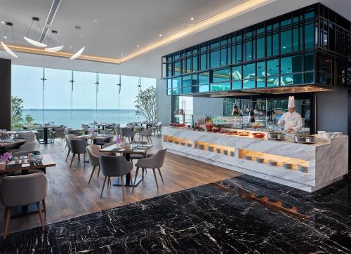 Restaurant, Novotel Marina Sriracha in Chonburi