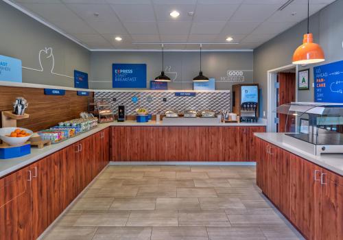 Holiday Inn Express Hotel & Suites Minden an IHG Hotel - image 5