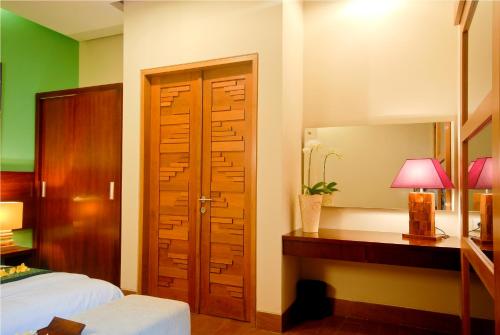 The Green Zhurga Suite Seminyak Room Type - Deluxe Room with Kitchenette