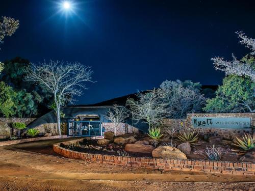 Valamanzi Lodge in Nyati Wilderness