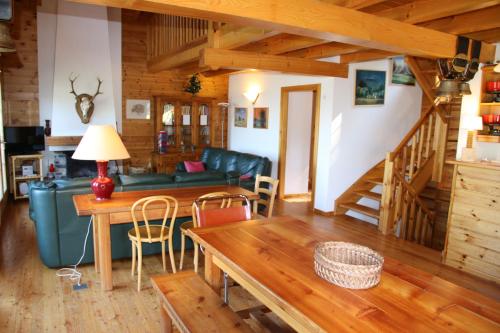 Shared lounge/TV area, Aeolus MOUNTAIN & QUIET chalet 12 pers by Alpvision Residences in Nendaz
