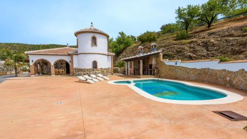 Accommodation in Arenas