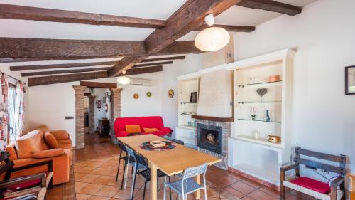 Casa Laura Benamocarra by Ruralidays