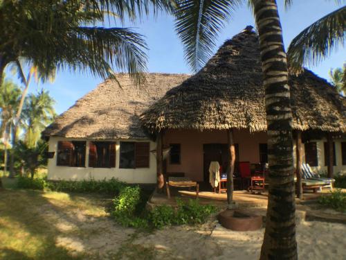 B&B Ushongo - Embedodo Beach House, Ushongo beach, Pangani - Bed and Breakfast Ushongo