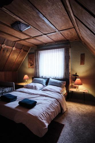 Guesthouse with 3 apartments, just outside Berlin, near to Tesla Room Type - Loft Apartment