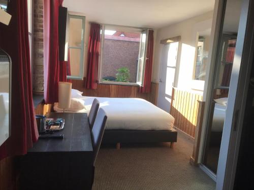 2 twin beds