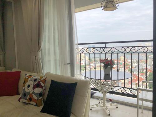 Highrise by westlake, luxury suites managed by Cohost Club