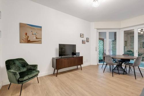 Easylife - Cozy & Comfy apt in design district - image 4