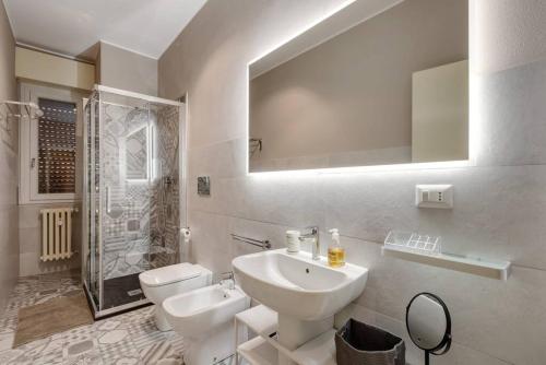 Easylife - Cozy & Comfy apt in design district - image 5