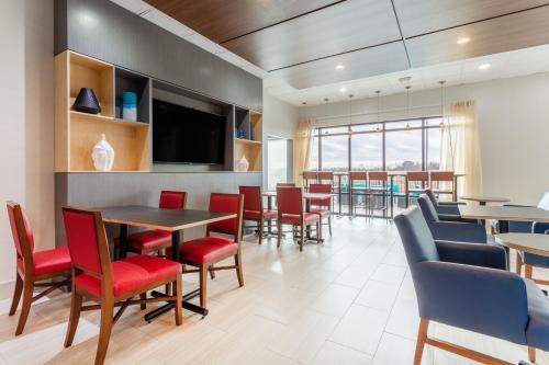 Holiday Inn Express Kearney By IHG - 식음료(F&B)