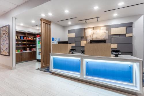 Holiday Inn Express Kearney By IHG - 로비