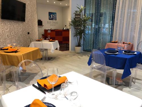Blue Shades ApartHotel - image 2