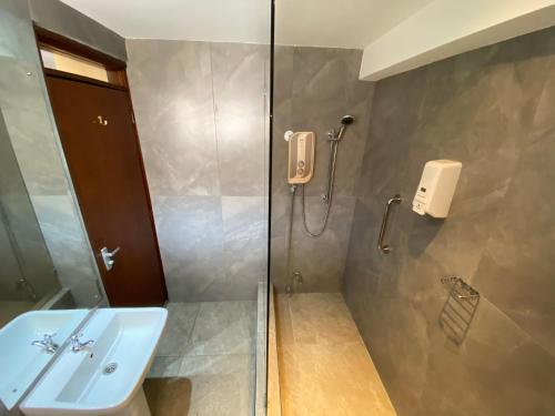 Progressive Park Hotel Room Type - ONE BEDROOM APARTMENT WITH FAN