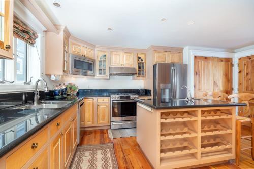 Hruza Hideout by Alpine Lodging Telluride - image 6