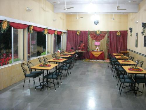 Restorāns, Hotel Grand Barrack in Kandva