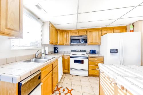 Penthouse at the Village - image 8