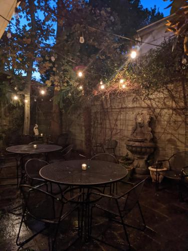 Balcony Guest House – New Orleans, LA