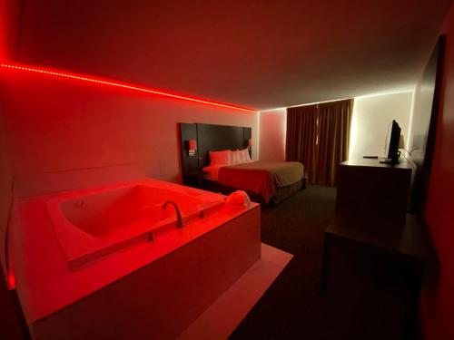 Chicago Club Inn & Suite in Oakbrook Terrace, USA