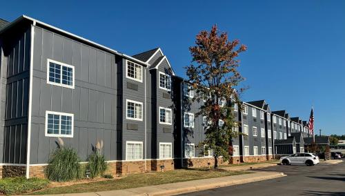 Greenville Pelham Inn By IHG - 숙소 외관