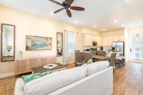 Lively Cottage with Hotel Amenities near Disney at Margaritaville 2998SR - image 5